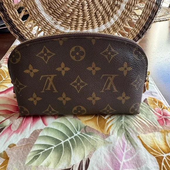 Vintage Louis Vuitton Monogram Canvas Cosmetic Pouch - Picture 15 of 17